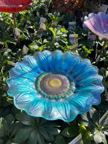 BLUE DAHLIA GLASS BIRD BATH ON STAKE