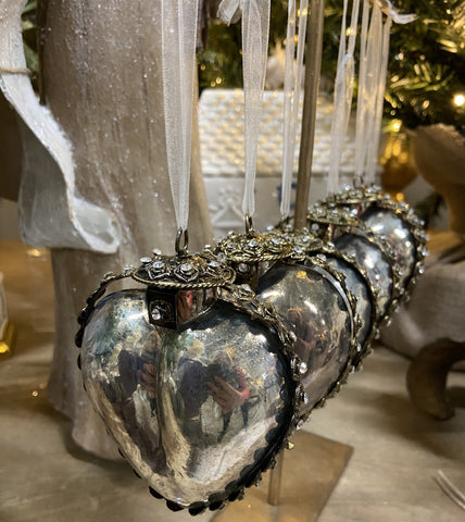 ORNATE GLASS HEART SILVER