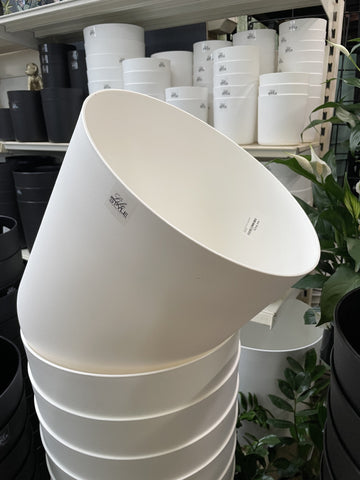35cm plant pot ALICE POT WHITE 35CM – Poyntons Nursery