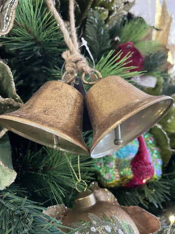 ANTIQUE GOLD BELL CLUSTER